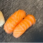 SALMON NIGIRI (2 pcs.)