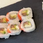STRAWBERRY SALMON MAKI ( 8 pcs)